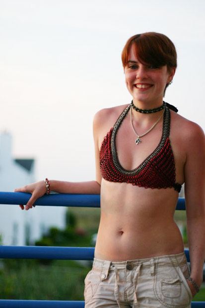 แฟชั่น บิกินี่ สายโซ่สีสดใส เก๋ไก๋เกินห้ามใจ