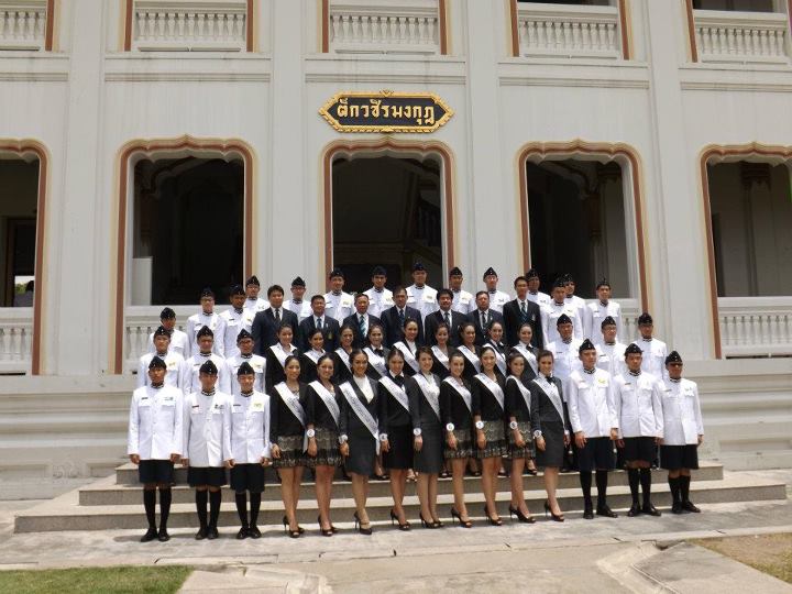 ผู้เข้าประกวดนางสาวไทย เยี่ยมชมโรงเรียนวชิราวุธ วิทยาลัย