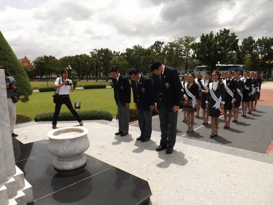 ผู้เข้าประกวดนางสาวไทย เยี่ยมชมโรงเรียนวชิราวุธ วิทยาลัย