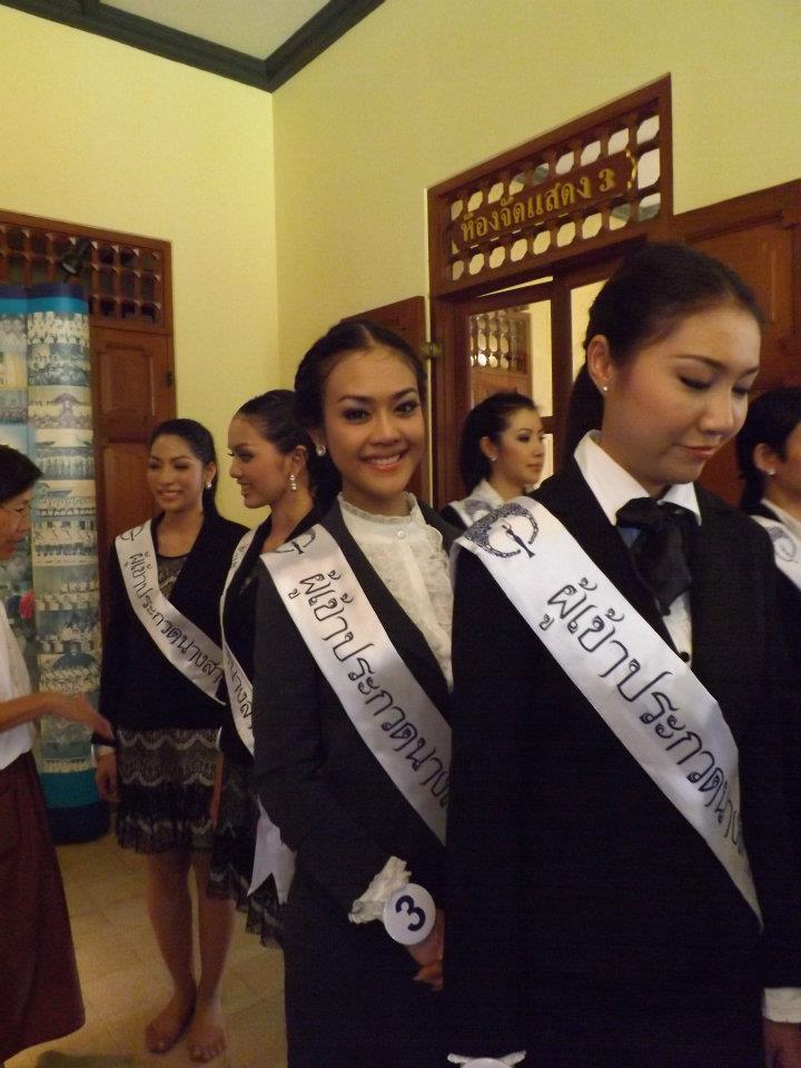 ผู้เข้าประกวดนางสาวไทย เยี่ยมชมโรงเรียนวชิราวุธ วิทยาลัย