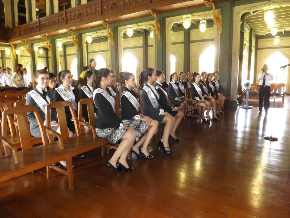 ผู้เข้าประกวดนางสาวไทย เยี่ยมชมโรงเรียนวชิราวุธ วิทยาลัย
