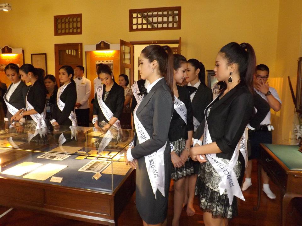 ผู้เข้าประกวดนางสาวไทย เยี่ยมชมโรงเรียนวชิราวุธ วิทยาลัย