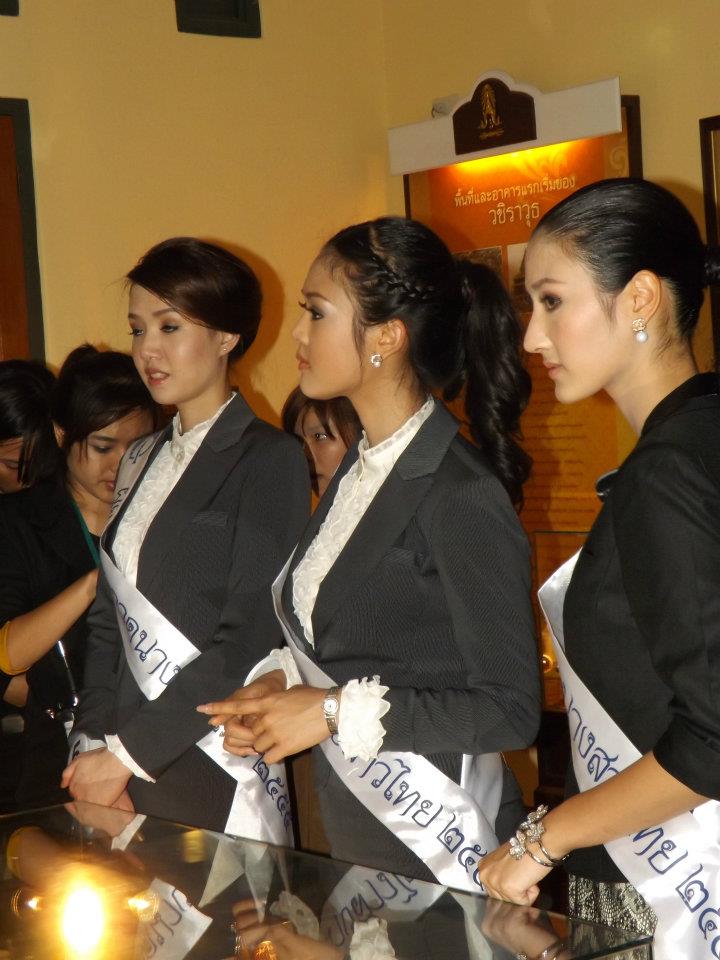 ผู้เข้าประกวดนางสาวไทย เยี่ยมชมโรงเรียนวชิราวุธ วิทยาลัย