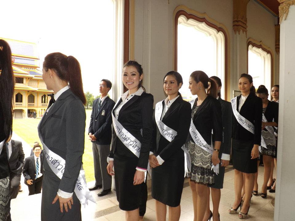 ผู้เข้าประกวดนางสาวไทย เยี่ยมชมโรงเรียนวชิราวุธ วิทยาลัย