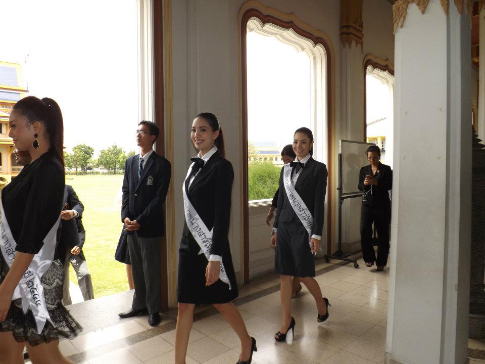 ผู้เข้าประกวดนางสาวไทย เยี่ยมชมโรงเรียนวชิราวุธ วิทยาลัย