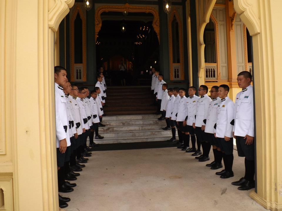 ผู้เข้าประกวดนางสาวไทย เยี่ยมชมโรงเรียนวชิราวุธ วิทยาลัย