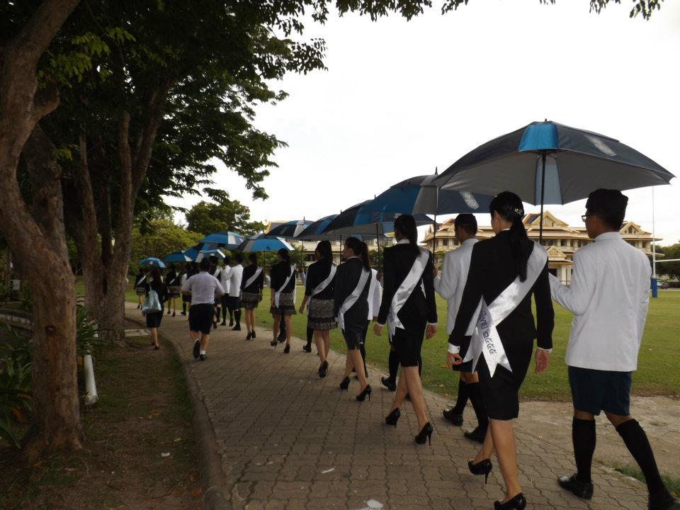 ผู้เข้าประกวดนางสาวไทย เยี่ยมชมโรงเรียนวชิราวุธ วิทยาลัย