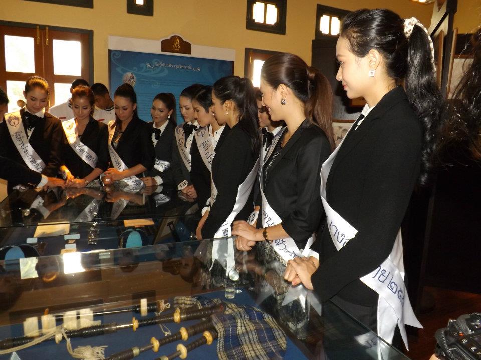 ผู้เข้าประกวดนางสาวไทย เยี่ยมชมโรงเรียนวชิราวุธ วิทยาลัย