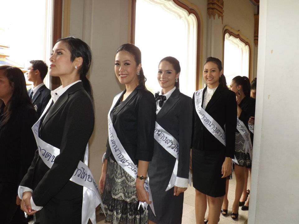 ผู้เข้าประกวดนางสาวไทย เยี่ยมชมโรงเรียนวชิราวุธ วิทยาลัย