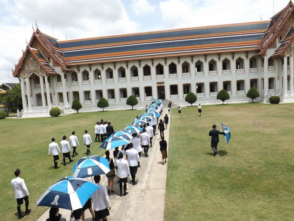 ผู้เข้าประกวดนางสาวไทย เยี่ยมชมโรงเรียนวชิราวุธ วิทยาลัย