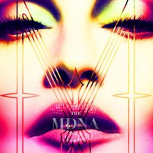 MDNA Tour Book เลอค่าน่าสะสม