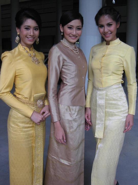 น้องแนน สุพัตรา จูเจริญ รองMUT2012 ในชุดไทย