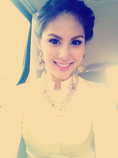 น้องแนน สุพัตรา จูเจริญ รองMUT2012 ในชุดไทย