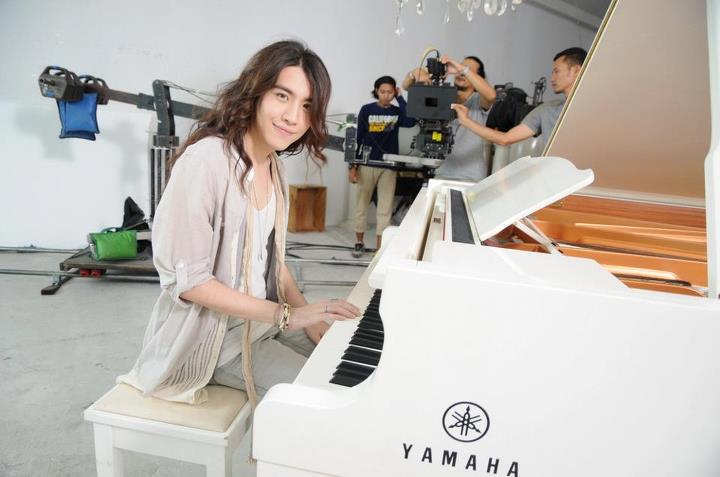 ซิน (singular) ลุยเดี่ยวทำเพลงประกอบภาพยนตร์ "คืนวันเสาร์ถึงเช้าวันจันทร์"