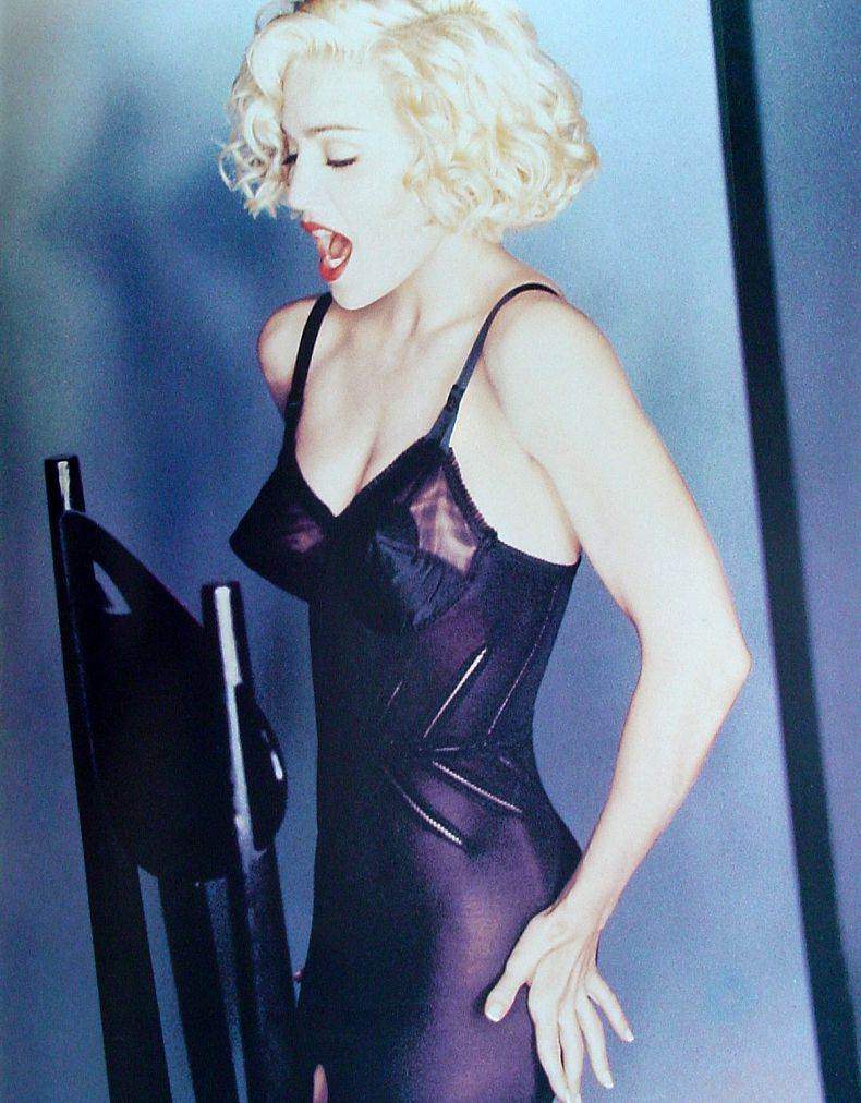 Madonna Blond Ambition Tour Book เลอค่าน่าสะสม