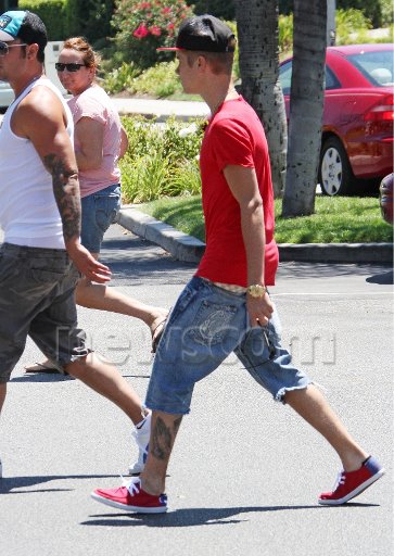 Justin Bieber in Calabasas (28.7.12