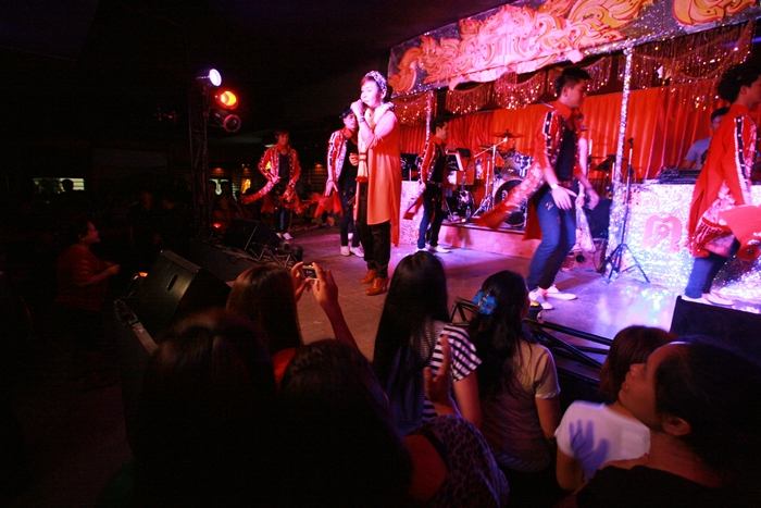 โรงเหล้าอิสาน ตะลึงกรุง บ้านเเห่งมิตรภาพเเละวัฒนธรรม