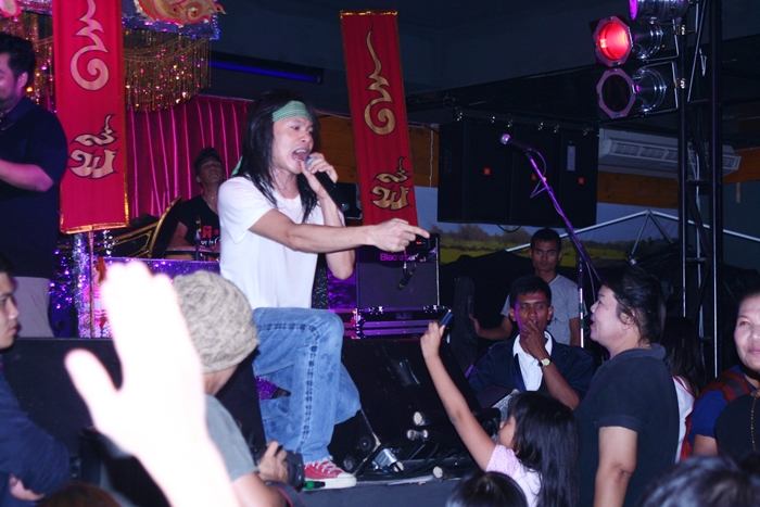 โรงเหล้าอิสาน ตะลึงกรุง บ้านเเห่งมิตรภาพเเละวัฒนธรรม