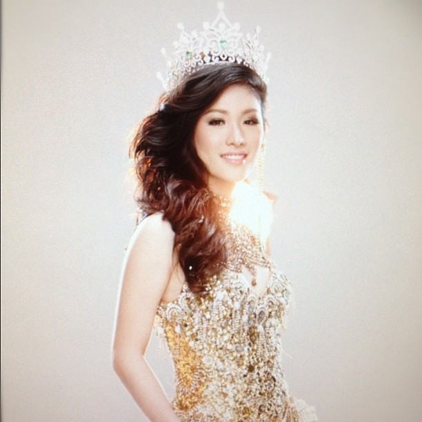 3 สาวถ่ายแบบโปรโมต Miss International Queen 2012