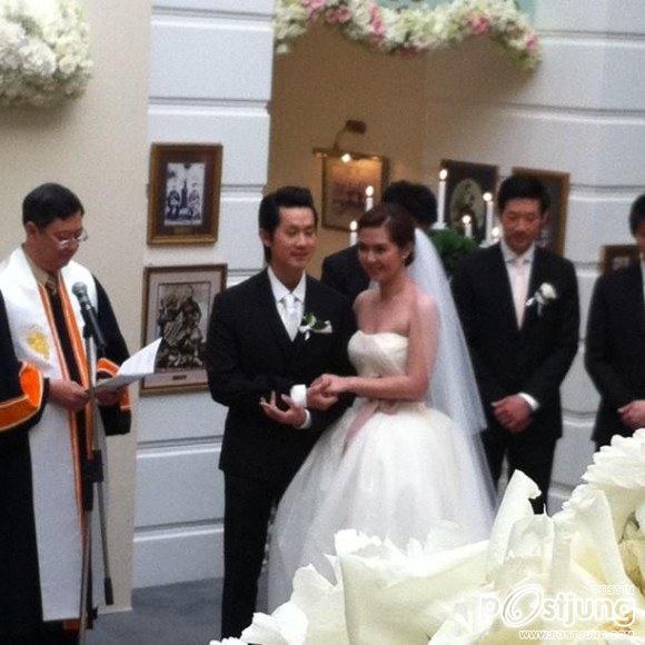 งานแต่งงาน จ๋า ยศสินี-เปิ้ล ณัฐบูร