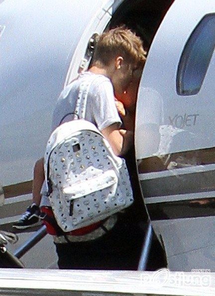 Justin Bieber Takes Flight With His Family