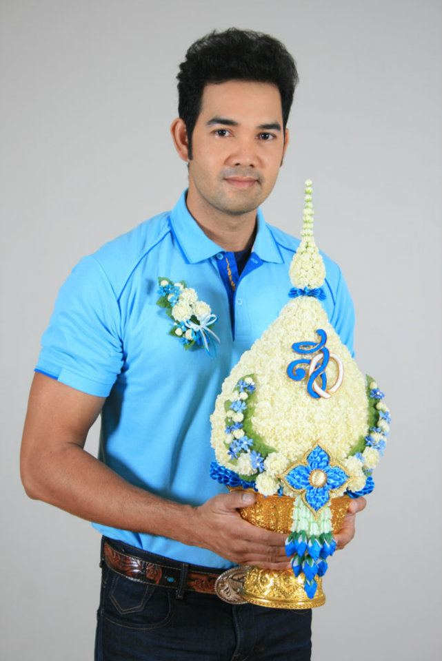 นักแสดงถ่ายรูปร่วมกันเนื่องวันแม่ เช่น ยุ้ย เอก ธันญ์...