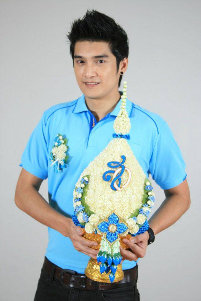 นักแสดงถ่ายรูปร่วมกันเนื่องวันแม่ เช่น ยุ้ย เอก ธันญ์...