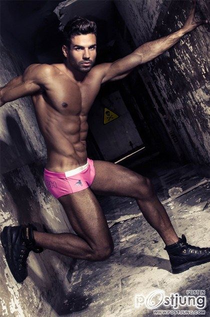 Sidney by L&euml;o Castro