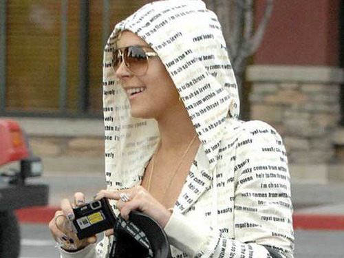 ลินด์ซีย์ โลแฮน อาจนอนคุกอีก