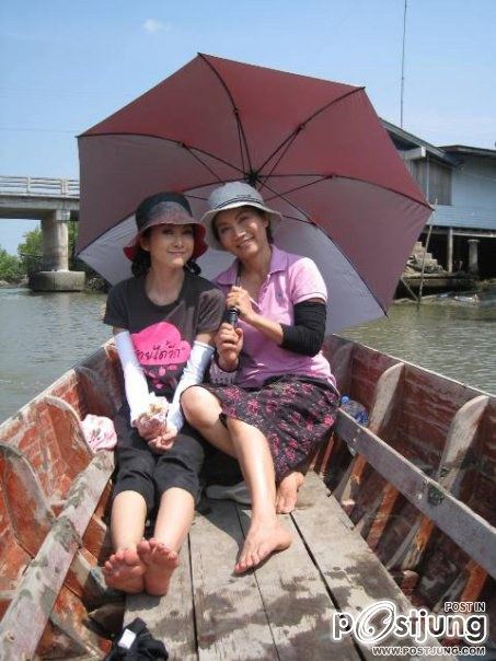 ยุ้ย จีรนันท์กับบรรยากาศเก็บหอยที่ดอนหอยหลอด น่ารักอ่ะ