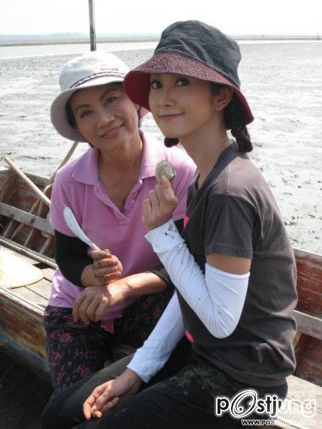 ยุ้ย จีรนันท์กับบรรยากาศเก็บหอยที่ดอนหอยหลอด น่ารักอ่ะ