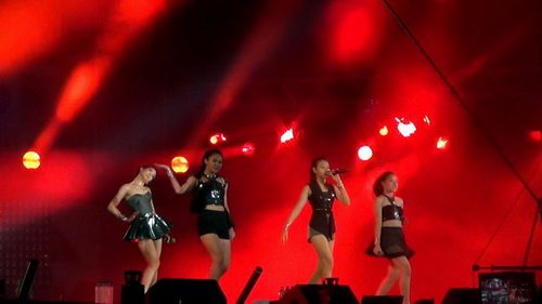 &ldquo;แคนดี้มาเฟีย&rdquo; โชว์ &ldquo;รำกินรี&rdquo; เจิดจรัส!!!