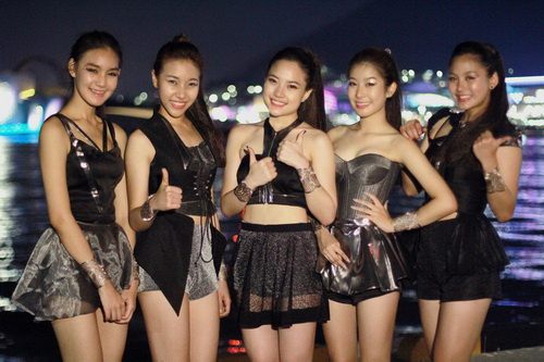 &ldquo;แคนดี้มาเฟีย&rdquo; โชว์ &ldquo;รำกินรี&rdquo; เจิดจรัส!!!