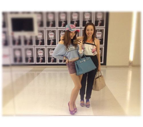 คอลเลคชั่น คู่แม่ &ndash; ลูกดารา สวยสดใสไม่แพ้กัน