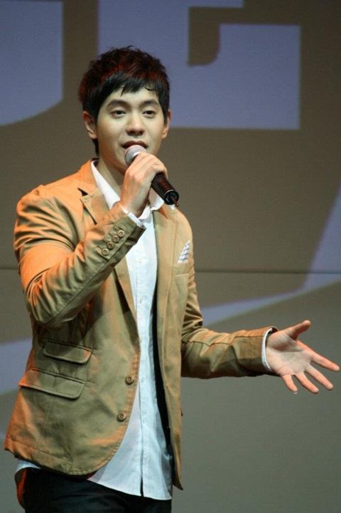 งานแถลงข่าวเปิดอัลบั้มชุดที่ 5 "รักกันนะ" ของ "ไอซ์ ศรัณยู"