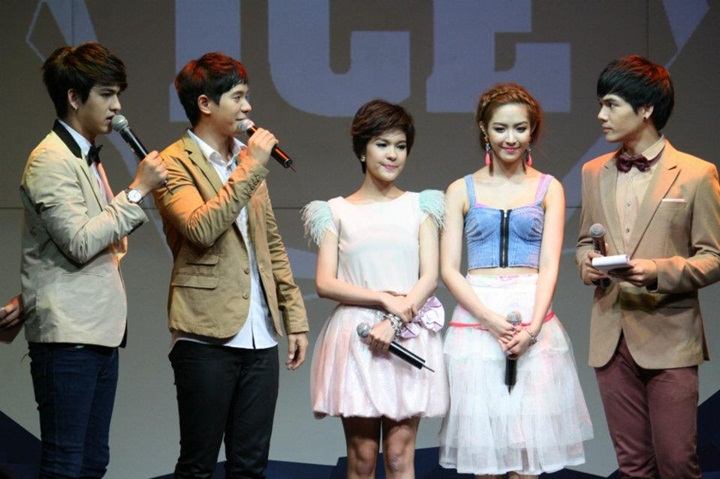 งานแถลงข่าวเปิดอัลบั้มชุดที่ 5 "รักกันนะ" ของ "ไอซ์ ศรัณยู"