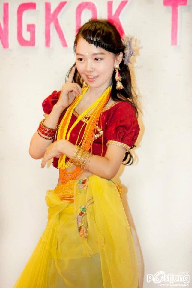 สุนันทา เดวา สาวน้อยที่มีคนติดตามใน FB 403,983