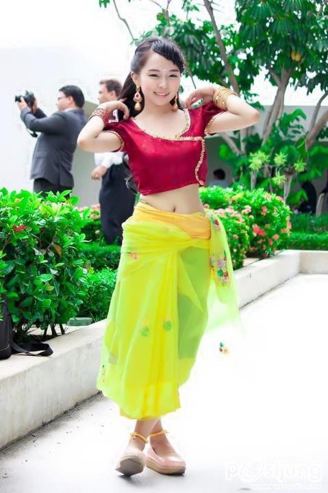 สุนันทา เดวา สาวน้อยที่มีคนติดตามใน FB 403,983