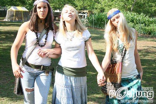 Hippy girls 2