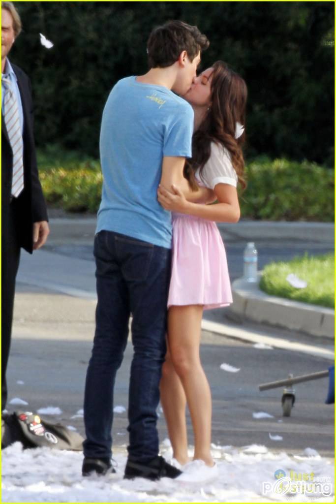 Nat Wolff & Selena Gomez: Kiss on 'Parental Guidance Suggested'!