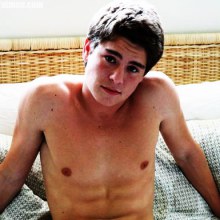 หนุ่มน้อย