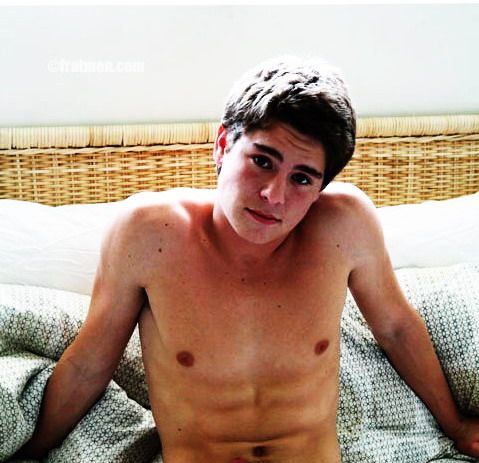 หนุ่มน้อย