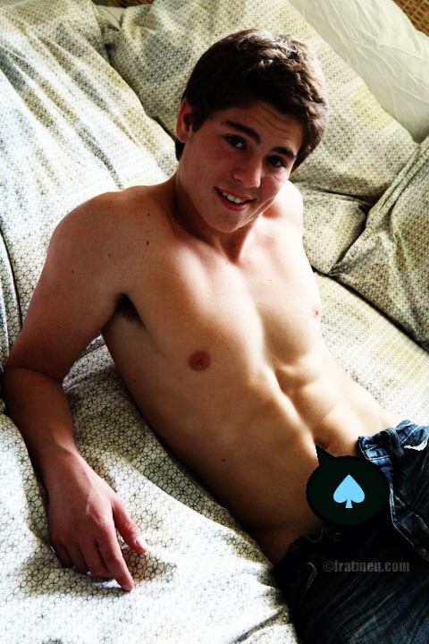 หนุ่มน้อย