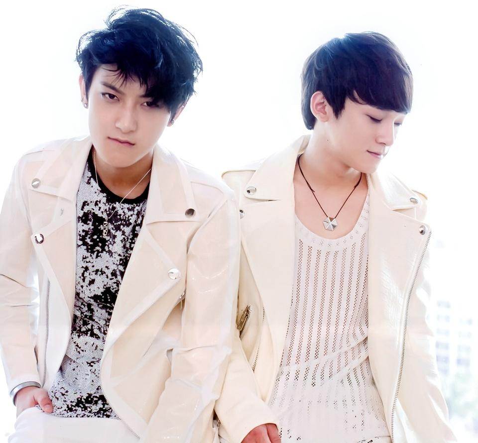 EXO-M @ Pop Magazine no.539 August 2012