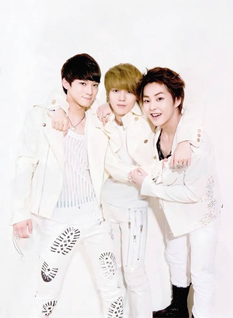 EXO-M @ Pop Magazine no.539 August 2012