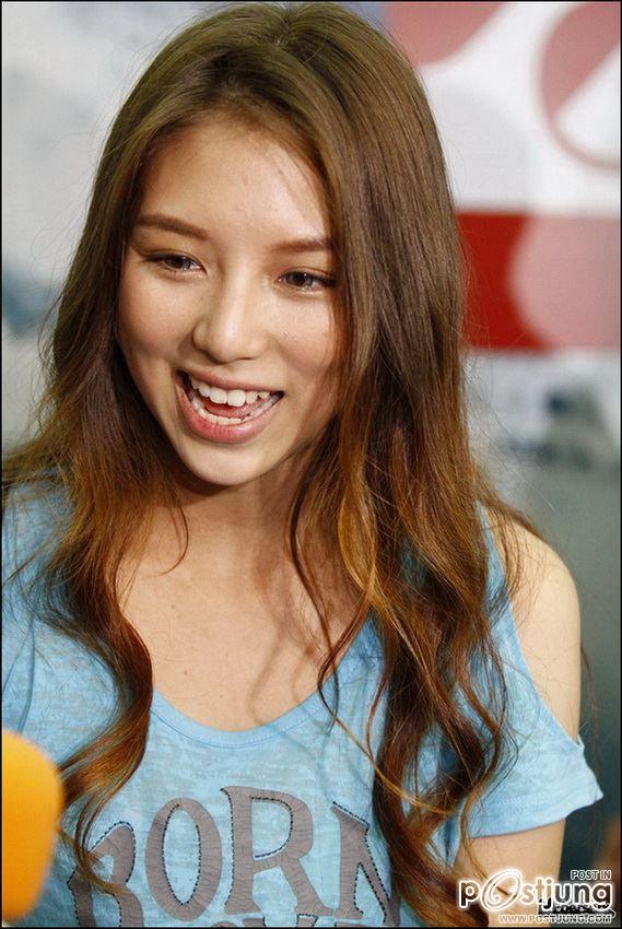 มิว ลักษณ์นารา @ Quiksilver Open Phuket Thailand, อัมรินทร์พลาซ่า