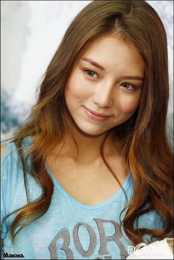 มิว ลักษณ์นารา @ Quiksilver Open Phuket Thailand, อัมรินทร์พลาซ่า