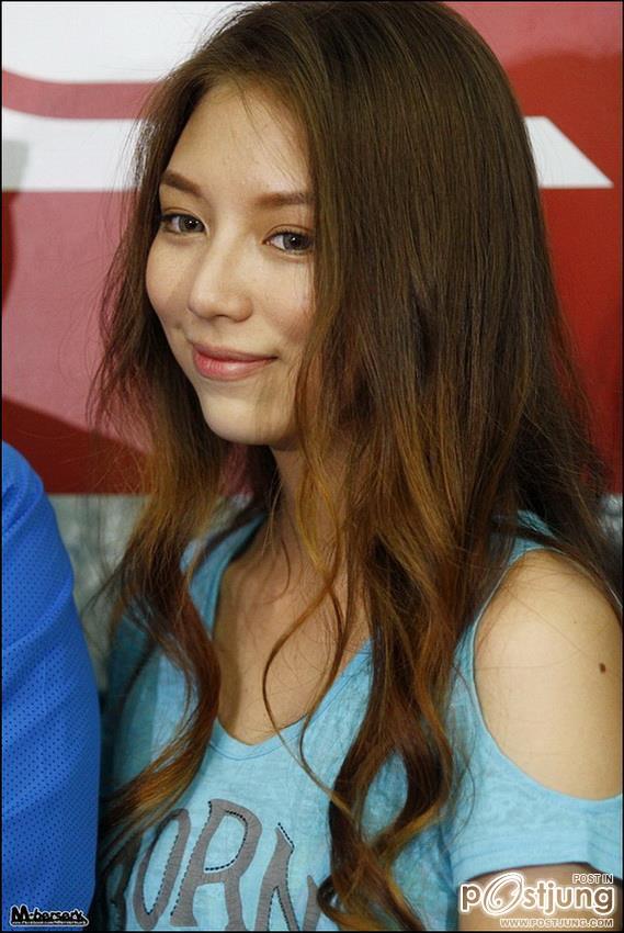 มิว ลักษณ์นารา @ Quiksilver Open Phuket Thailand, อัมรินทร์พลาซ่า