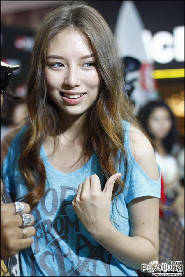 มิว ลักษณ์นารา @ Quiksilver Open Phuket Thailand, อัมรินทร์พลาซ่า