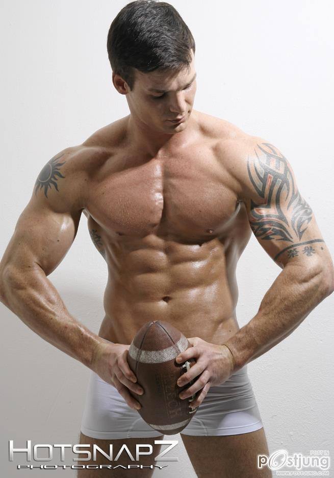 Hot Fitness Model - Myles Leask